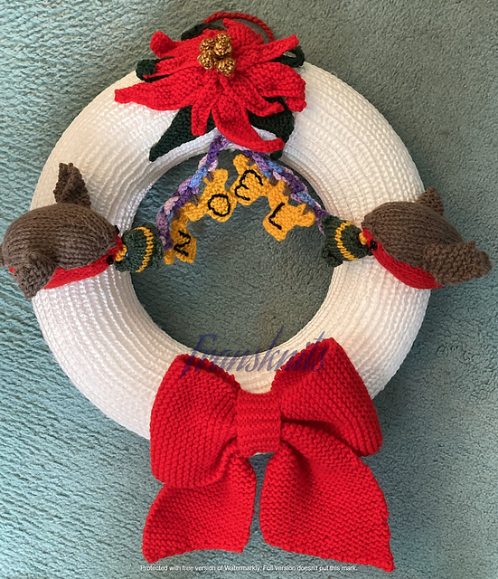 Tug of war robins wreath