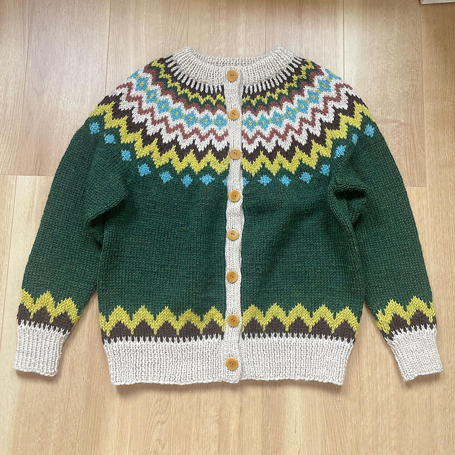 Ravelry: p.18 Cardigan（ロピー風カーディガン） pattern by Yoko