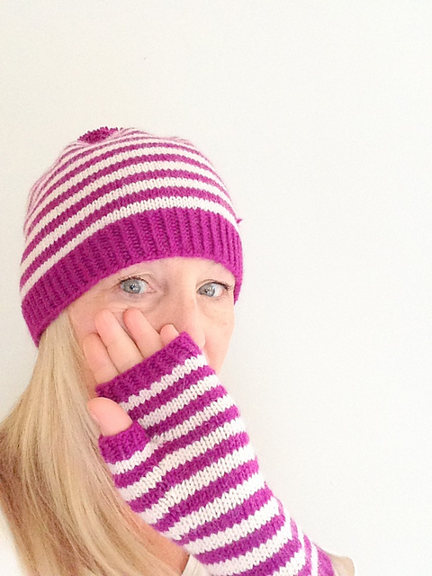 Mrs Pickles Practically Jogless Hat, Cowl & Mitts