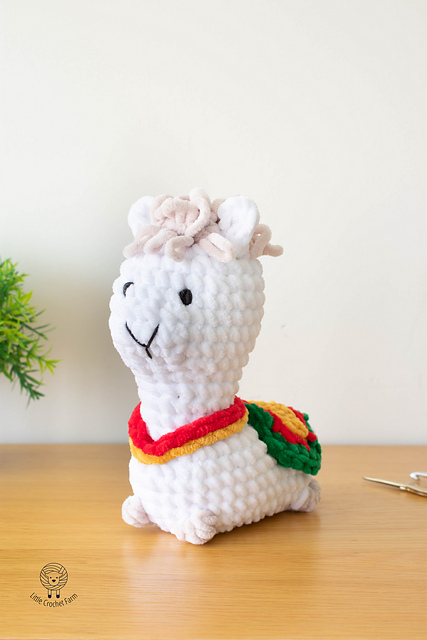 Ravelry: Quick Llama pattern by Ana Carolina Figueiredo