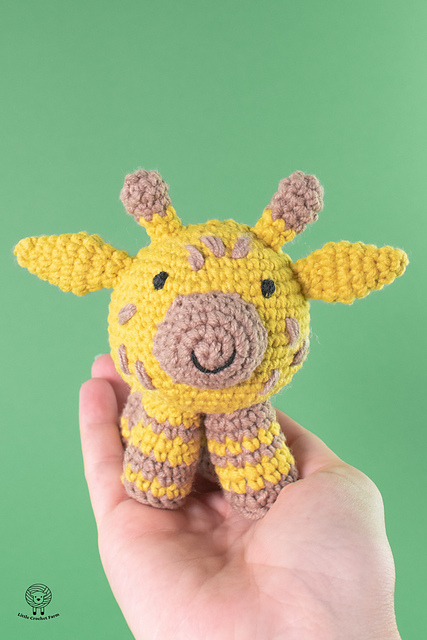 Chubby Giraffe amigurumi
