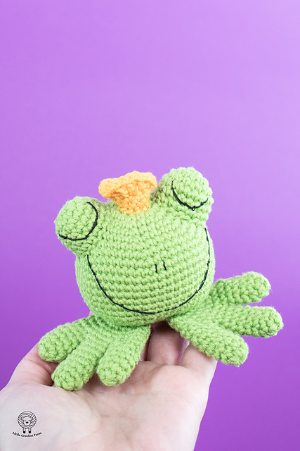 Chubby Frog amigurumi