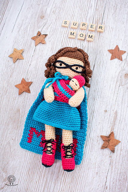 Super Mom amigurumi doll