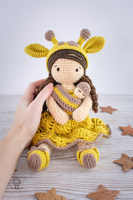 Mother doll amigurumi
