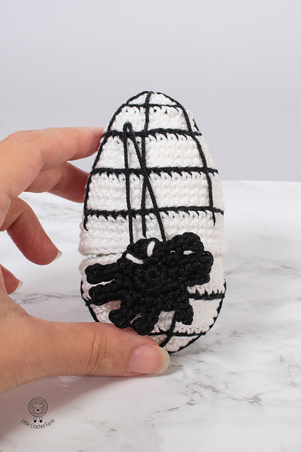 Halloween crochet party favor