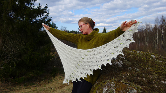 Tangled Vine Shawl