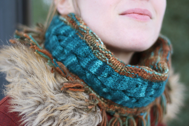 Zuni Cowl