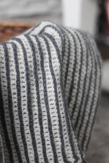 Après Throw Blanket