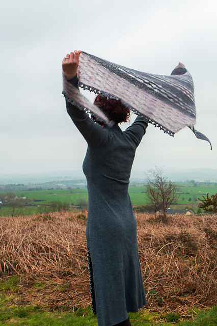 Grianchloch Shawl