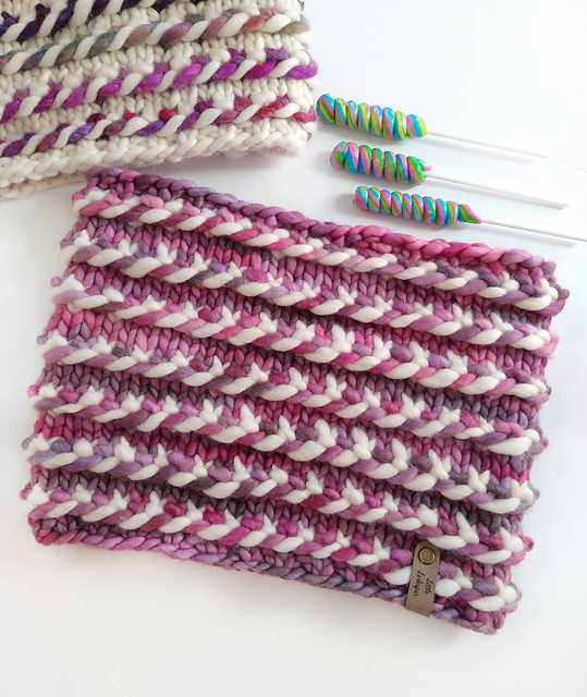 Twisted Candy Cowl