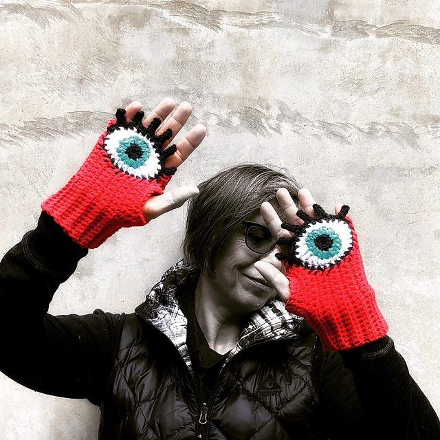 Evil Eye Glove - crochet version