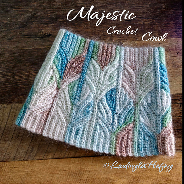 Majestic Crochet Cowl
