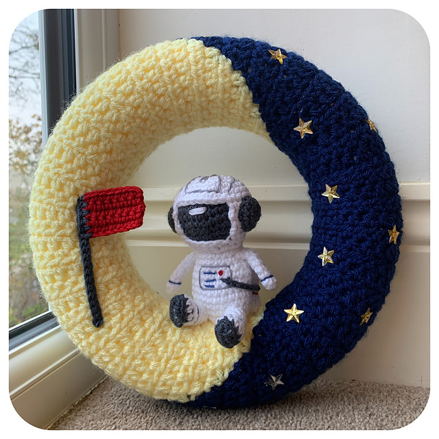 Moon & Astronaut Wreath