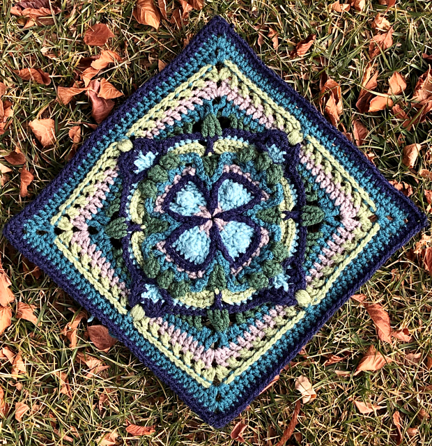 Arthur 12" Square