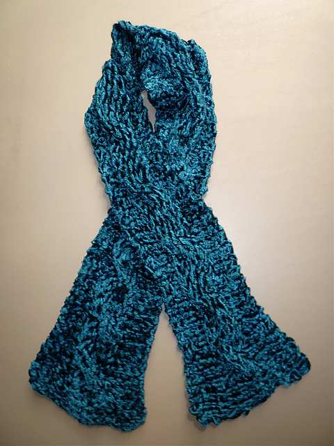 Sinsational Cabled Scarf
