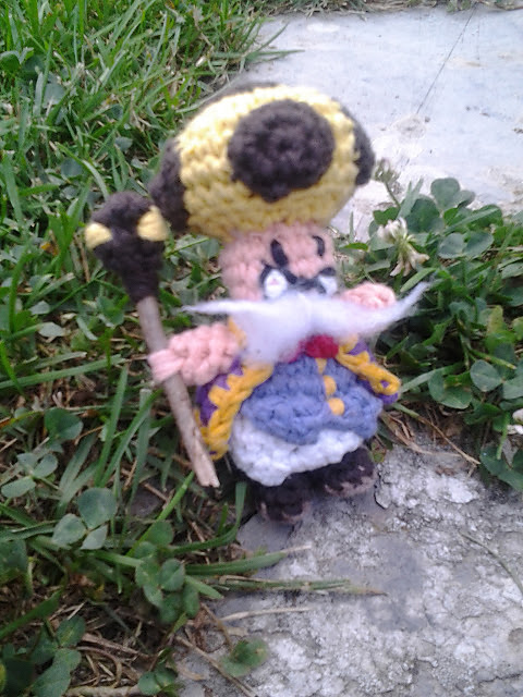 eine Figur ähnlich wie Toadsworth  (Super Mario)