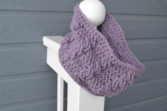 Amber Cabled Cowl