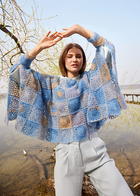 # 18 Poncho Silkhair Print