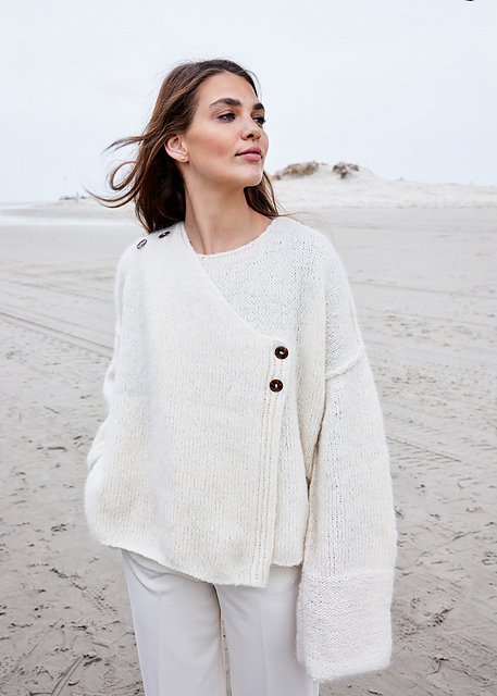 # 16 Jacke mit asymmetrischen Ausschnitt
