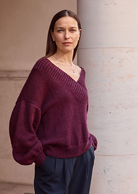 # 21 Pullover mit breitem Kragen