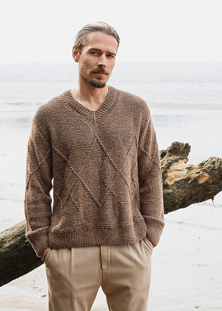 # 53 Pullover mit Rautenmuster
