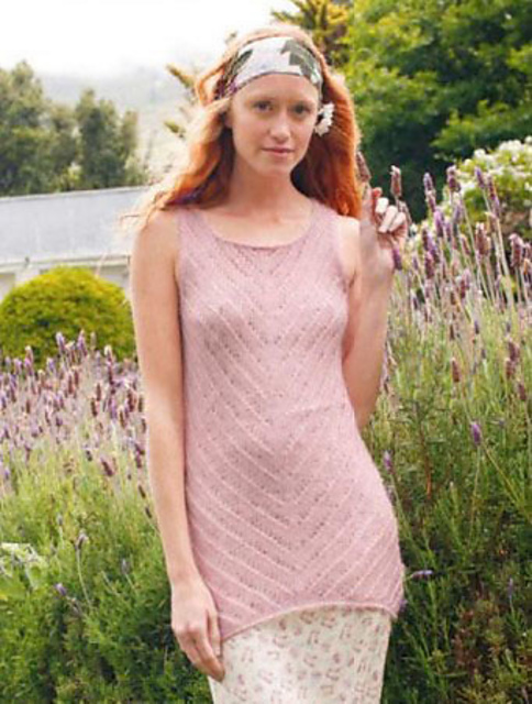 # 16 Lochmusterpulli in Rosa