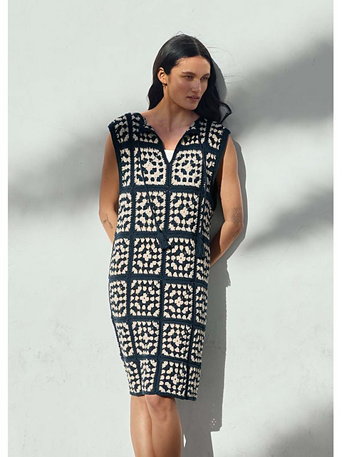 # 05 Kleid in quadratischen Motiven