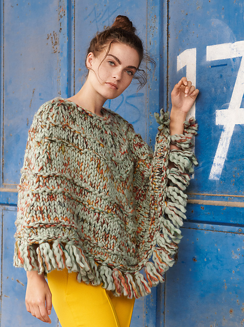 # 46 Poncho mit Querrippen