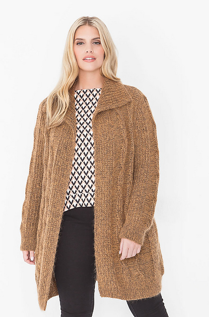 # 09 Cardigan mit Halbpatentzöpfen