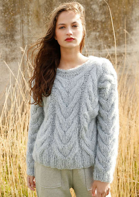 # 01 Pullover mit Zöpfen