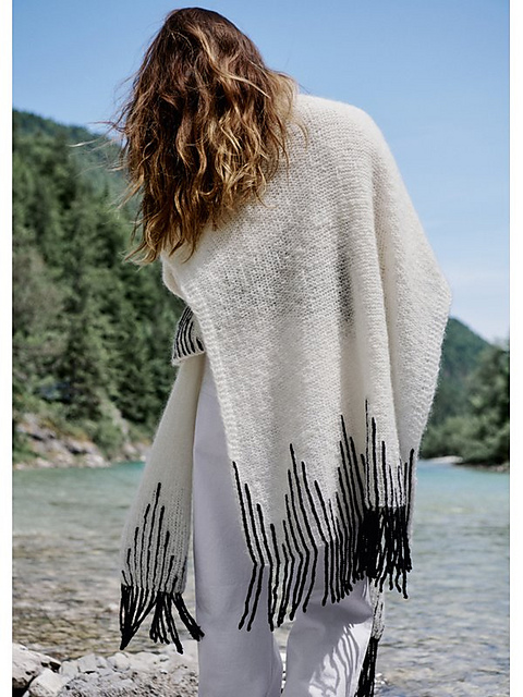 # 19 Cape mit Fransen