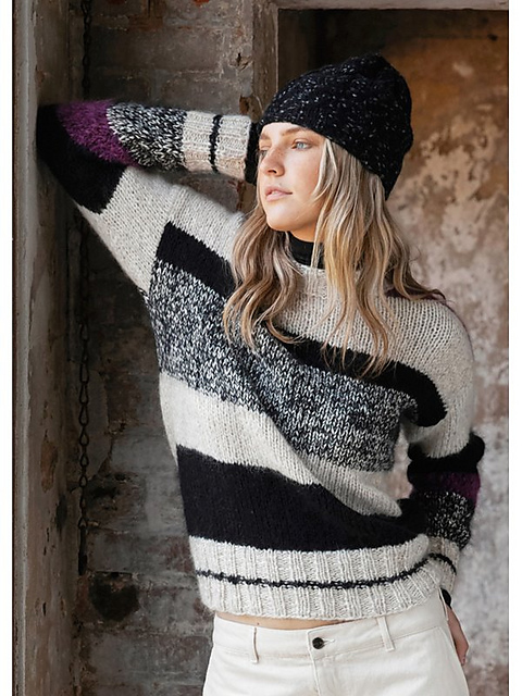 # 05 Pullover in Schwarz-Weiß