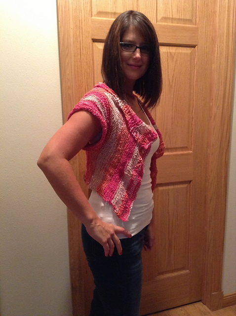 2528 Women’s Drapey Short Sleeved Cardigan