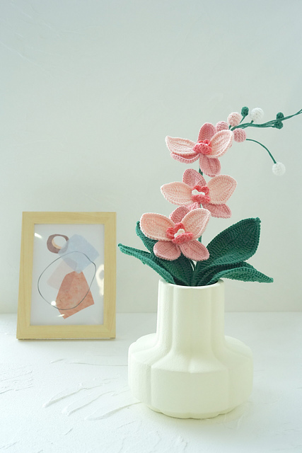 Ravelry: Crochet Moth Orchid pattern by Loopara Crochet