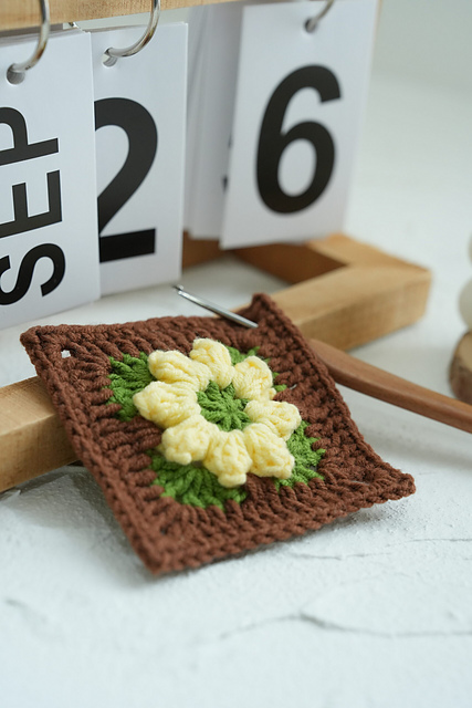 Crochet Popcorn Granny Square