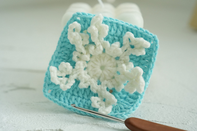 Crochet Snowflake Granny Square