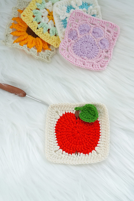 Crochet Apple Granny Square