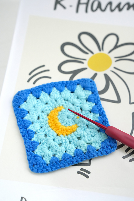 Crochet Moon Granny Square Style II
