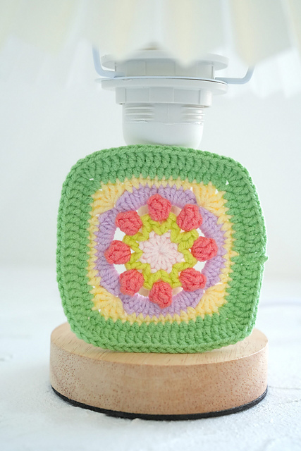 Crochet Tulip Granny Square (Style II)