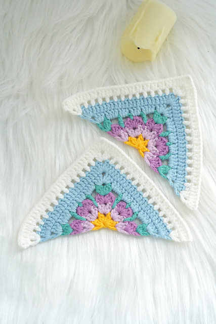 Crochet Triangle Granny Square (Style IV)