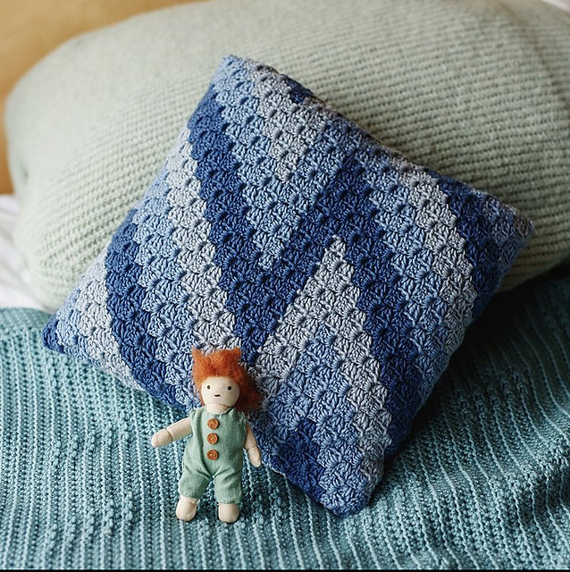 Lightening Cushion