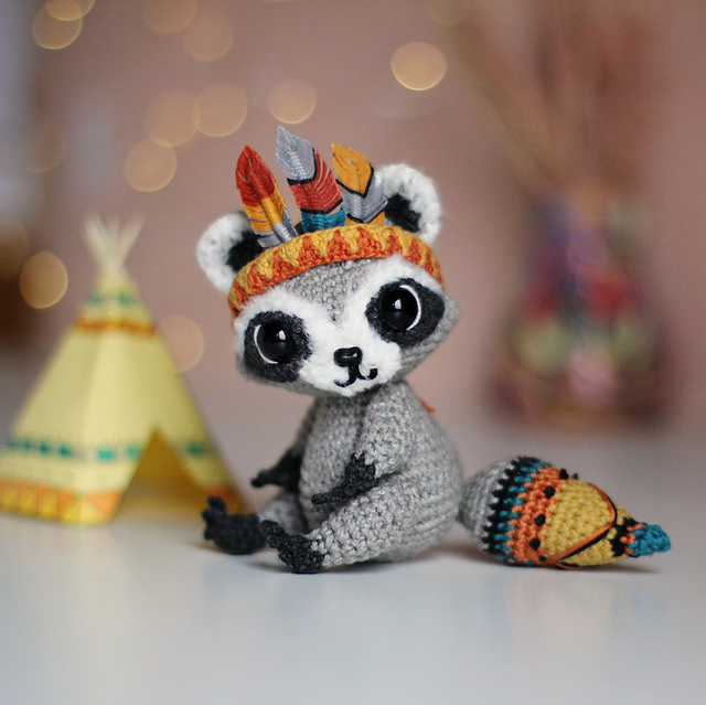 Ravelry: Raccoon Meeko pattern by Angelina Taranina