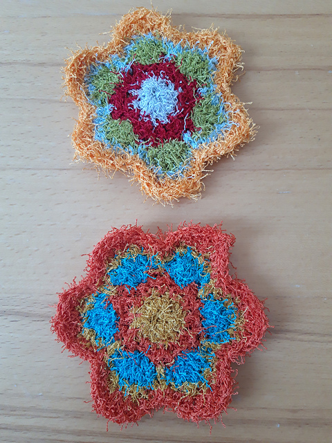 S10281 Pot Scrubber "Flower"