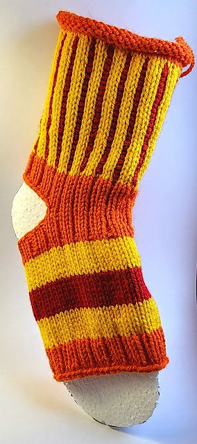 Peek-a-boo Yoga Socks / Chaussettes de yoga coucou