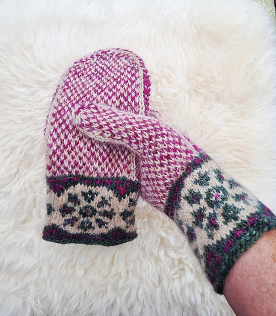 Sara mittens