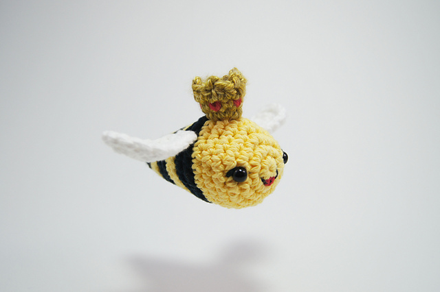 Queen Bee Amigurumi