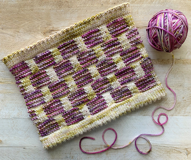 Mosaic cowl