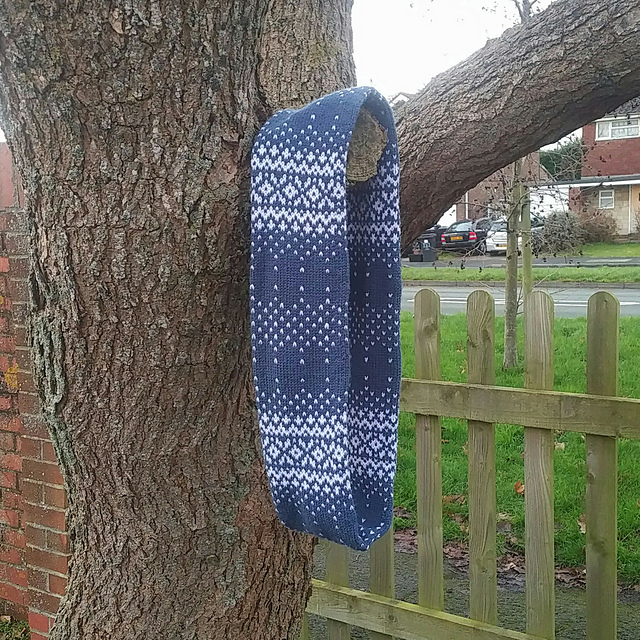 Winter Stars infinity scarf