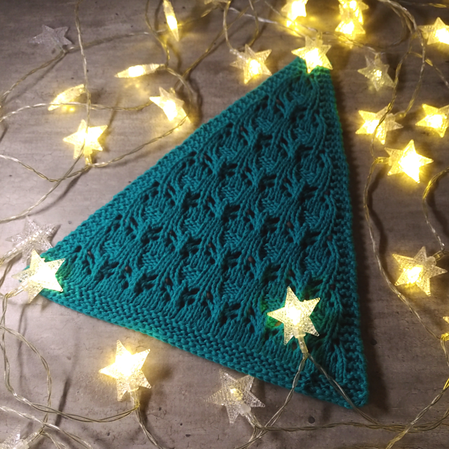 Wrapped up in Clover - Christmas dishcloth