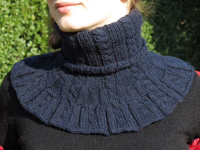 Vintage Allure Neckwarmer